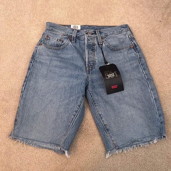 Levi’s 501 Knee Length Shorts - Picture 1 of 5